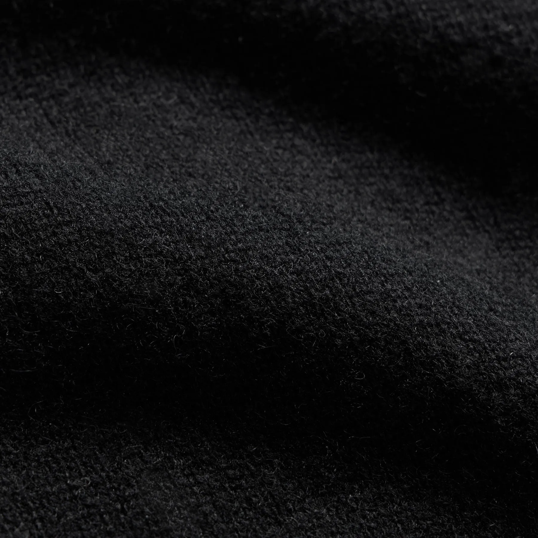 Soft Featherweight Cashmere Crew - Black
