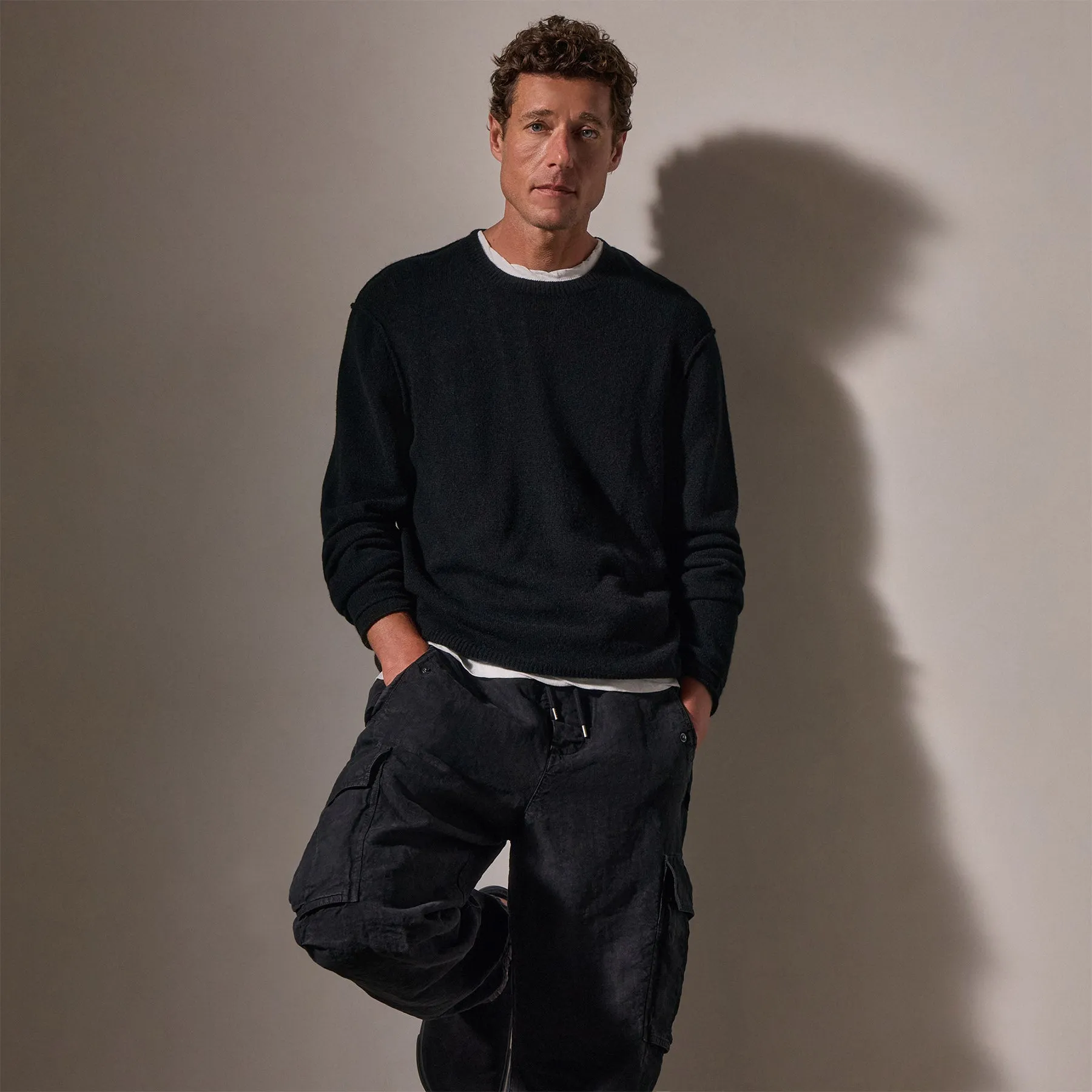 Soft Featherweight Cashmere Crew - Black